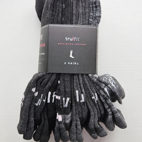 Tru/fit Black Crew Socks‎ with Floral Pattern, 6 Pairs - Picture 3 of 5